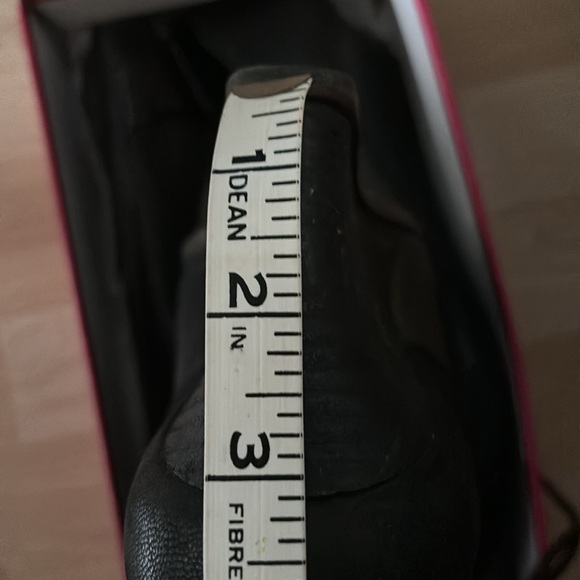 Franco Sarto! Size 10, heel 3in - Picture 5 of 5